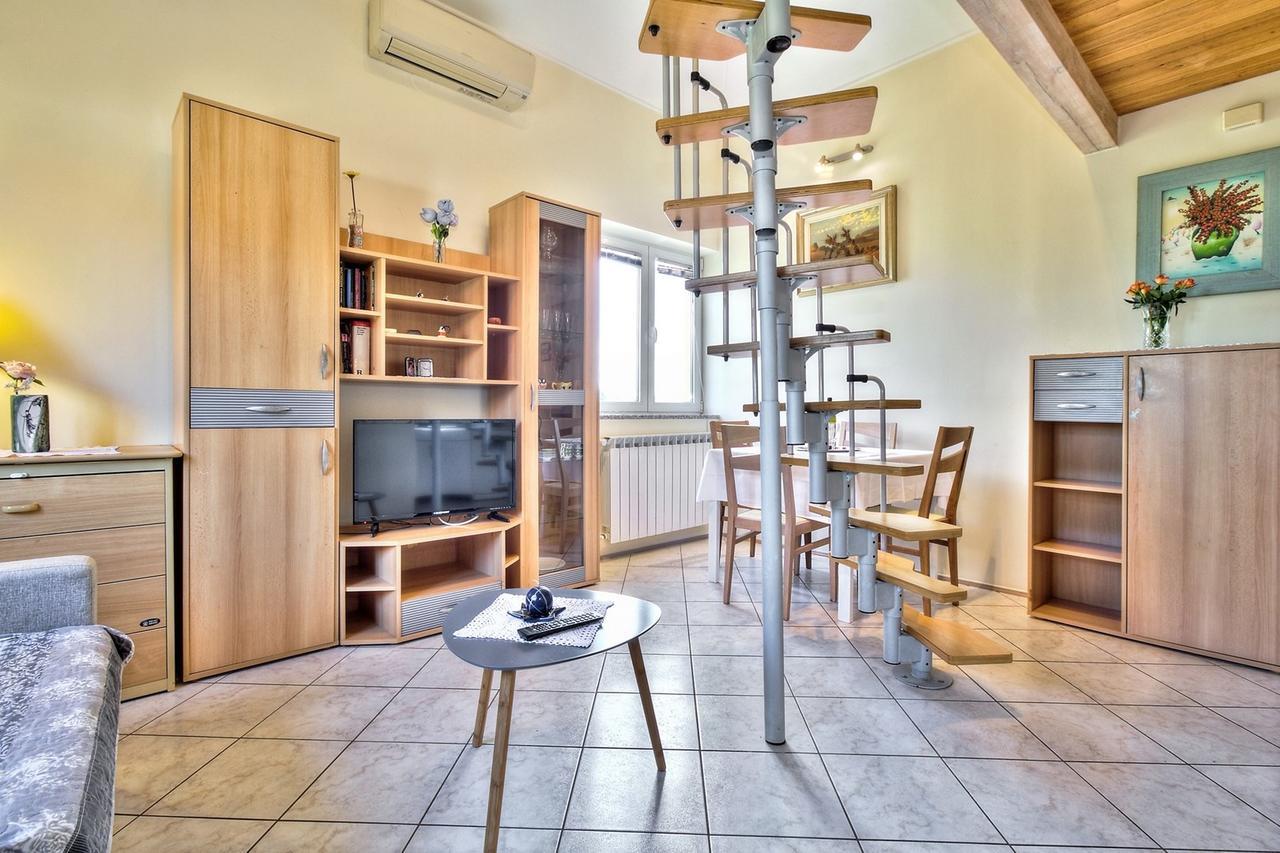 Lana House With Apartment Petrovija 外观 照片