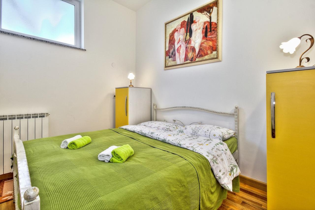 Lana House With Apartment Petrovija 外观 照片